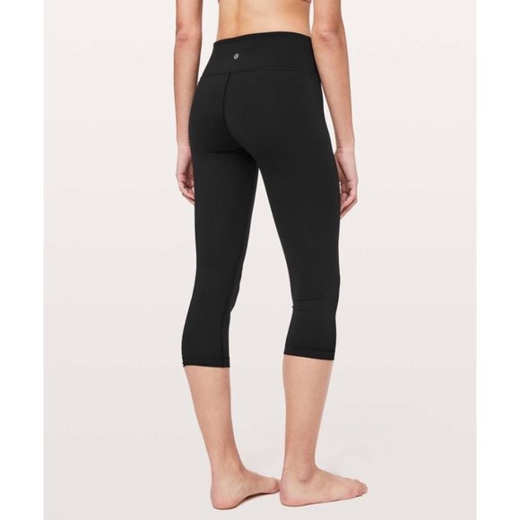 lululemon athletica Pants - Lululemon Black Wunder Under Capri Cropped Skinny Leggings Fold Waist Size 8 ?